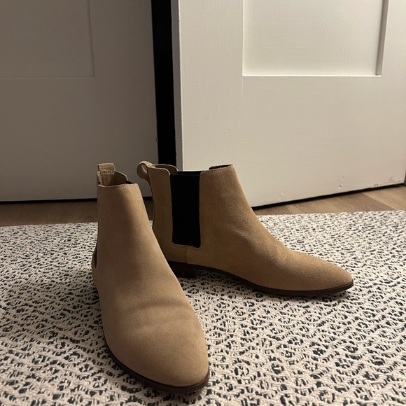 COPY - J CREW CHELSEA BOOTS - Picture 3 of 6